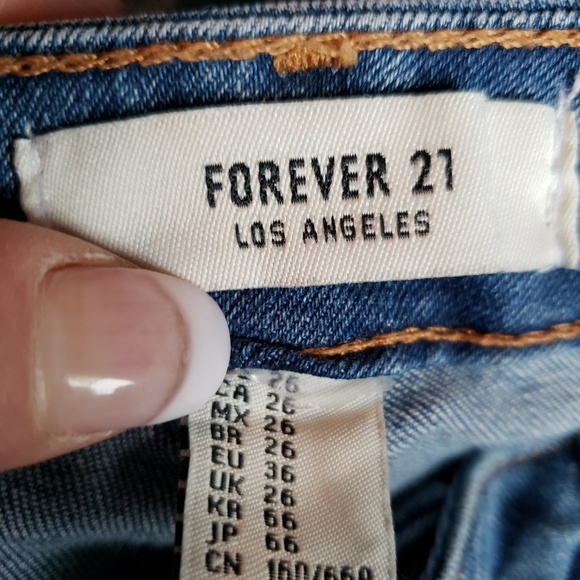 ❤️SOLD!❤️Forever 21 Jeans size 26 (6-8) - Picture 2 of 4